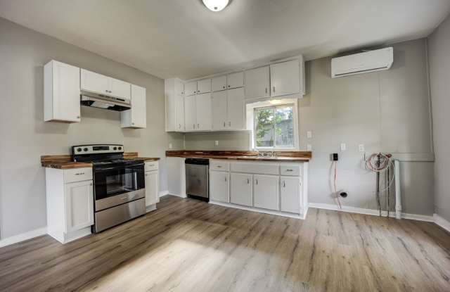 Freshly Updated 2 Bedroom House photos photos