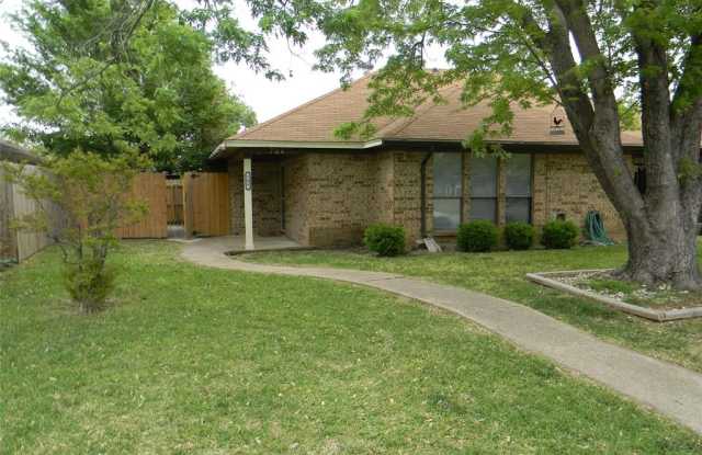 704 Peach Court - 704 Peach Court, Grapevine, TX 76051