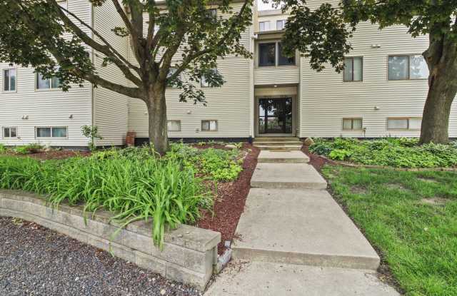 1924 Melrose Drive - CUnit C - 1924 Melrose Drive, Champaign, IL 61820