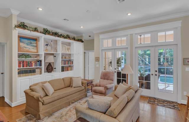 2225 Seaside Street Gallery 2
