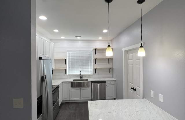 527 W Rose Ave photos photos