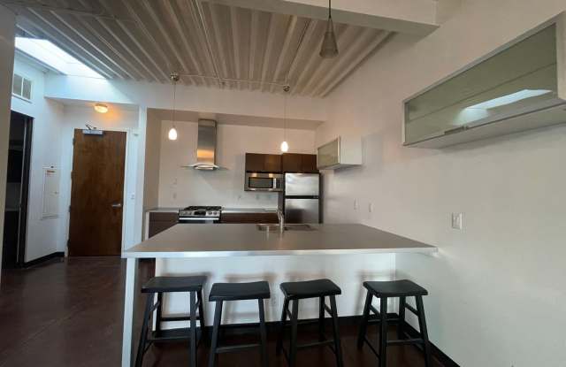 Trendy Loft Living Near The Arts District! Gallery 2