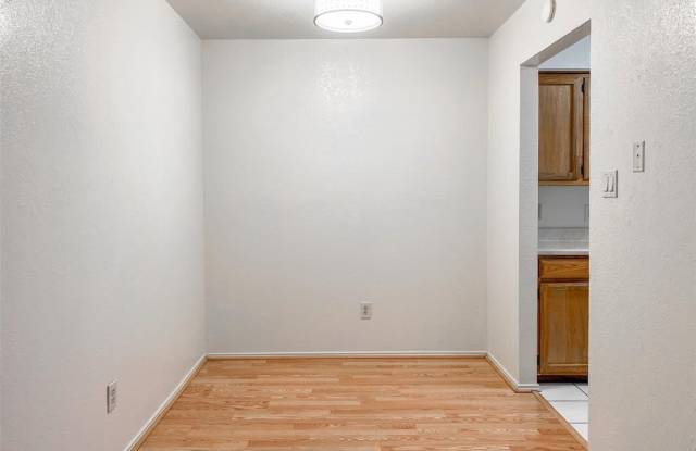 924 S Avenue B Gallery 3