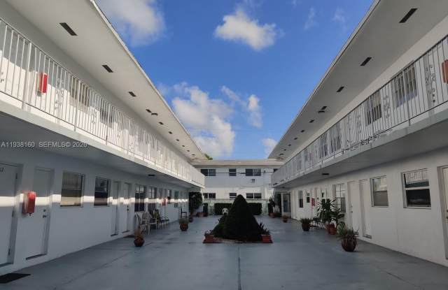 2826 Van Buren St photos photos