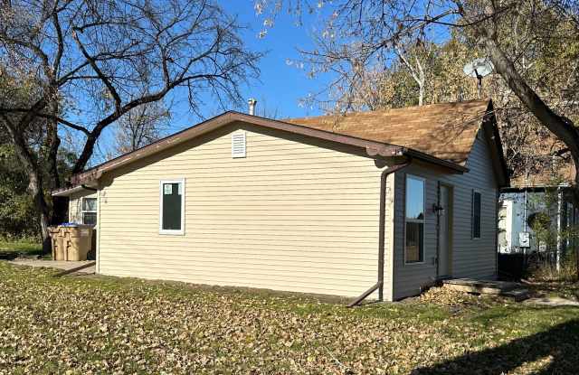 Pet Friendly 3 Bedroom Charmer located behind Corbett Field! photos photos