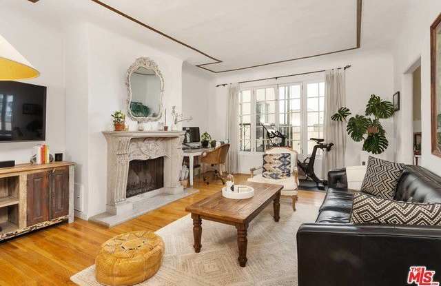 1345 N Hayworth Ave photos photos