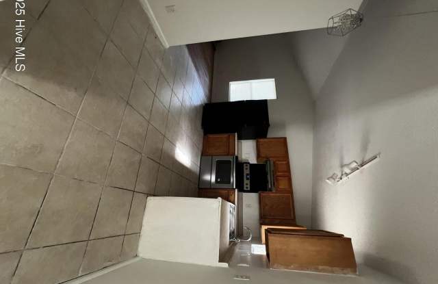 3720 Prices Lane Gallery 2