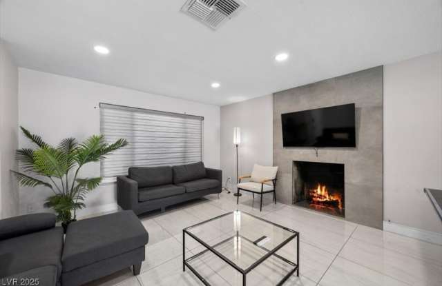 3618 Redwood Street photos photos