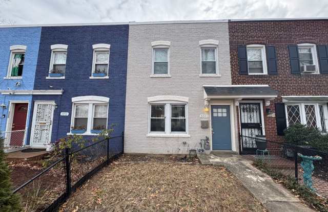 Charming 2 Bed 1.5 Bath Townhome In Beautiful Lily Ponds photos photos