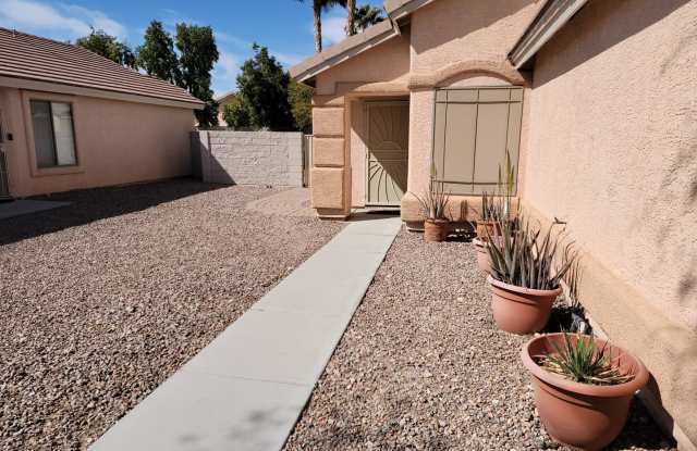 Single Story - 3 Bedroom w/RV Parking in Silverado Ranch Gallery 2