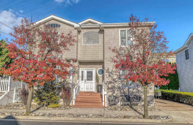 119 N Belmont Ave photos photos