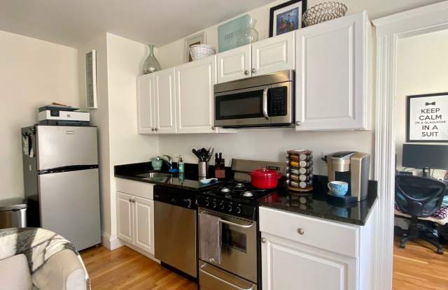 Nicely renovated 1 bed unit located near Cleveland Circle! photos photos