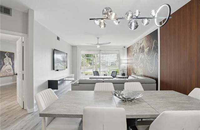 Stunning 2BR Condo in Naples photos photos