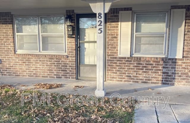 825 Park St - 825 Park Street, Pryor Creek, OK 74361