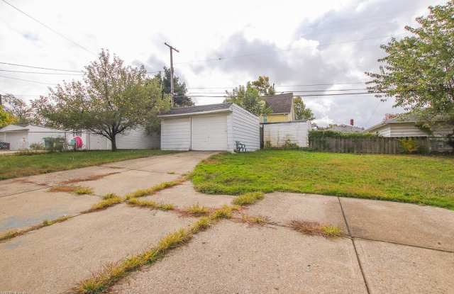 8103 Fernhill Ave Gallery 2