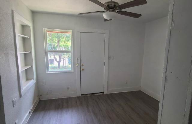 869 Crystal Gallery 2