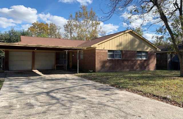1910 Crestdale Dr - 1910 Crestdale Drive, Houston, TX 77080