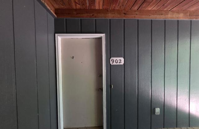 902 W Chatham Street Gallery 2