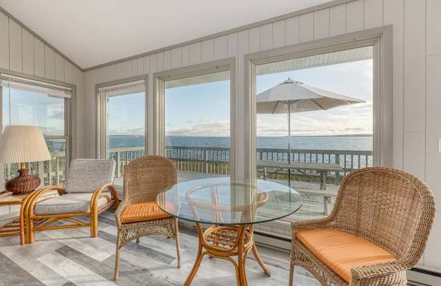 1355 Watersedge Way Gallery 2