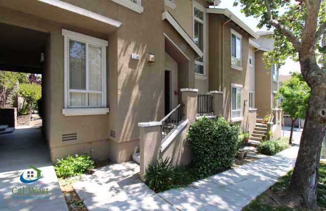$3,695 - Spacious 2 Bedroom, 2.5 bath tri-level townhouse near Communication Hill in Lancaster Gates photos photos
