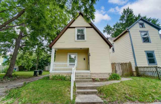 3 Bed 1 Bath Available June 2025 photos photos
