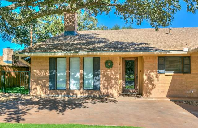COMING APRIL 2026!!! Stunning Country Club Townhome!! photos photos