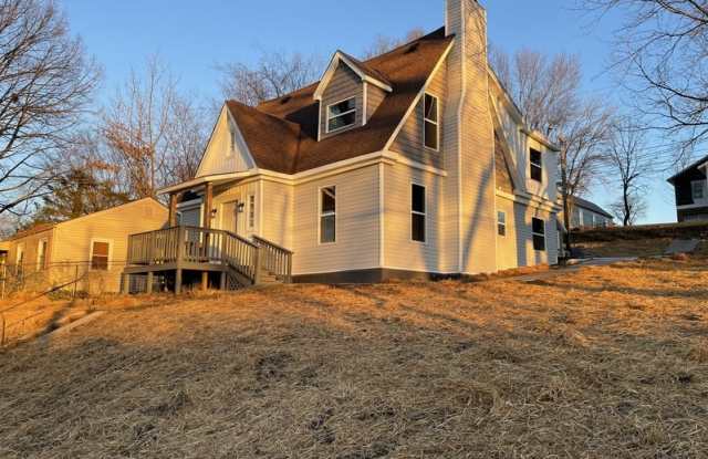 202 E Columbia Ave photos photos
