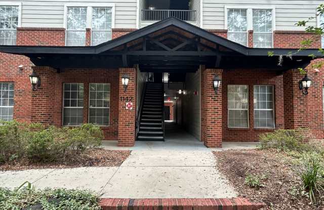 Walk to UF! Spacious  Furnished 3BD Condo with Private Baths  Parking! - 1142 Southwest 9th Road, Gainesville, FL 32601