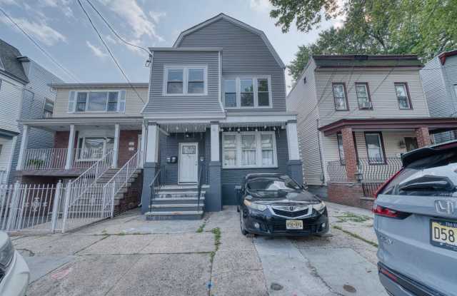 45 SHEFFIELD AVE - 45 Sheffield Street, Jersey City, NJ 07305