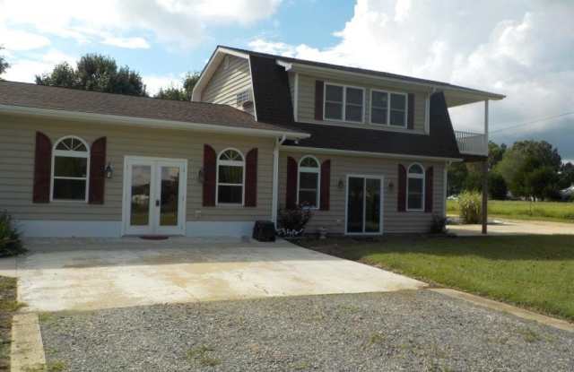 21210 BERNIE LAWRENCE Lane photos photos