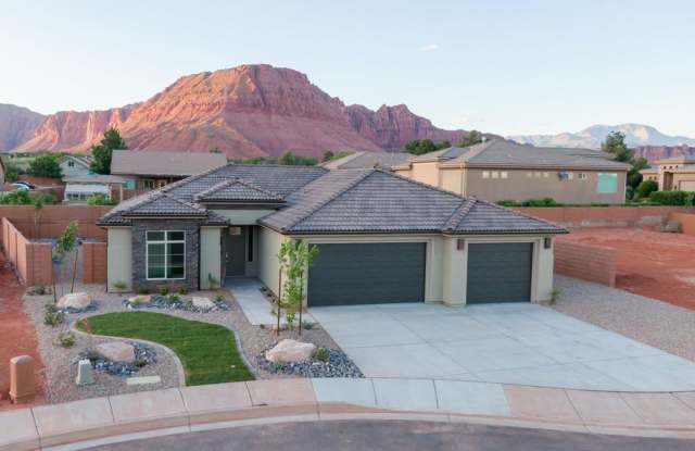 3 Bed, 2 Bath, 3 Car Garage home for rent in Ivins, dog allowed photos photos