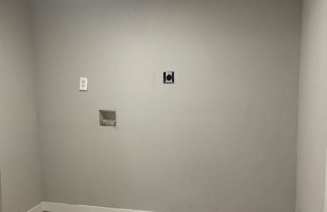 1309 Keats St Gallery 4