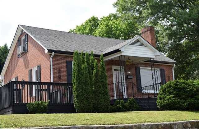 Adorable Downtown Marion Rental! photos photos