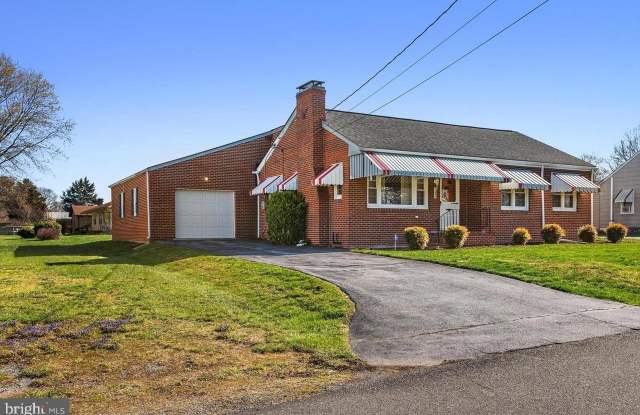 1020 BELL AIR ST - 1020 Bell Air Street, Stephens City, VA 22655