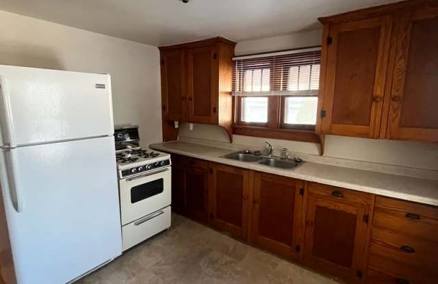 Strongs Ave photos photos