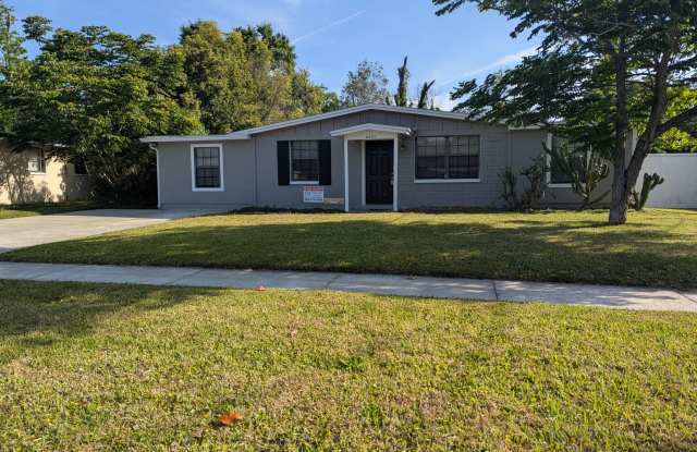 Now Available! Large 3bd, 1.5 bath with easy access to I-295, restaurants and shopping! - 6941 Delisle Drive, Jacksonville, FL 32244