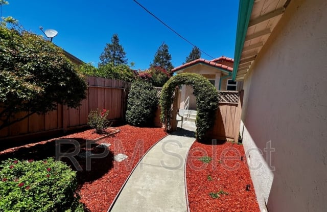 3884 Bayview Cir - 3884 Bayview Circle, Concord, CA 94520