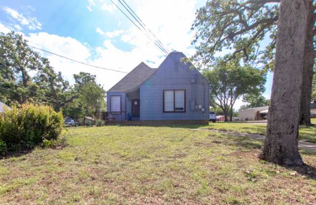 2316 North Locust Street - 2316 North Locust Street, Denton, TX 76209