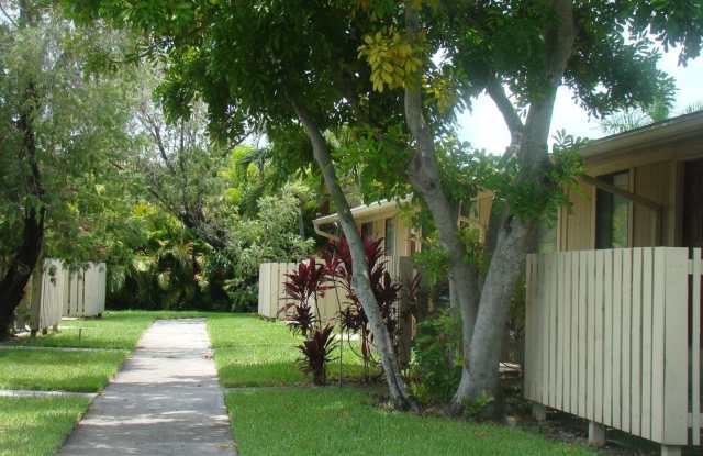 Move-In Special: One Month FREE + Competitive Rates! photos photos