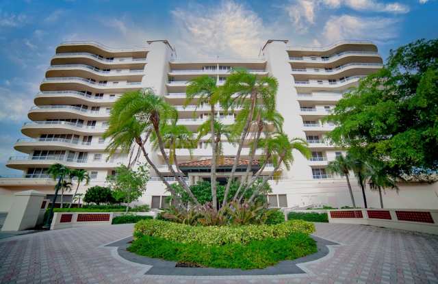 Luxury Seasonal or Annual Rental in the Prestigious Grand Bay Community – Longboat Key photos photos