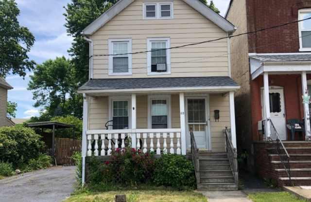 65 2ND AVE - 65 2nd Avenue, Raritan, NJ 08869