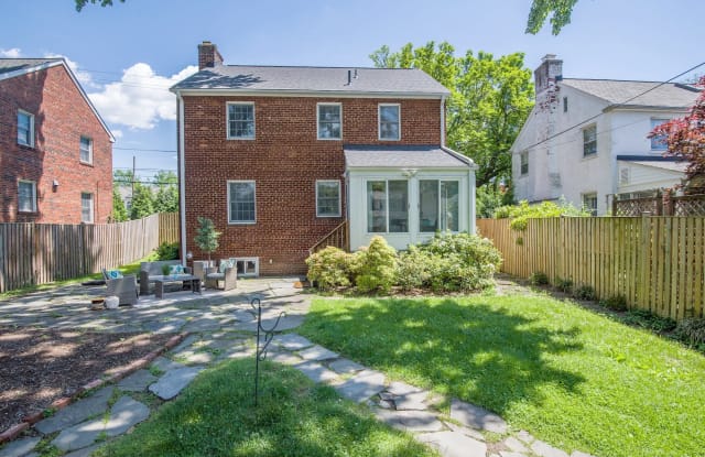 9412 Colesville Rd - 9412 Colesville Road, Silver Spring, MD 20901