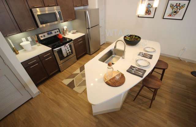 633 S St Marys - 633 N St Marys, San Antonio, TX 78205