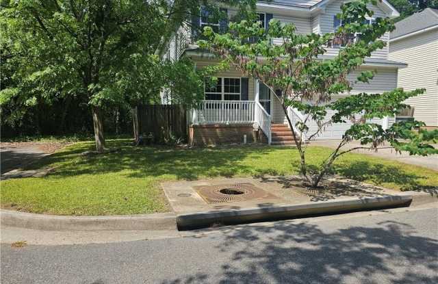 2521 McKann Avenue photos photos