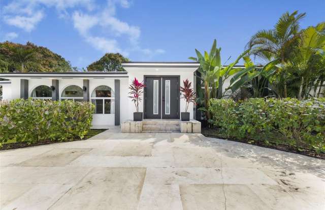 1651 SW 13 Avenue photos photos