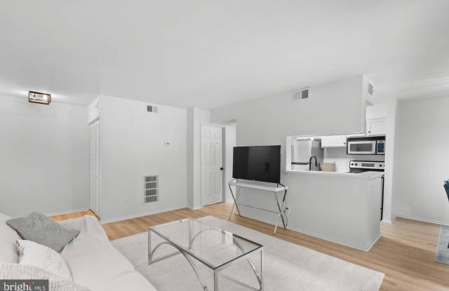 1725 ASCOT Way Gallery 4