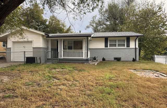 Spacious 3-Bedroom Home with Finished Basement & Bonus Room! Gallery 1