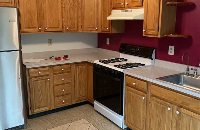 585 Blackmoor Ct Gallery 4