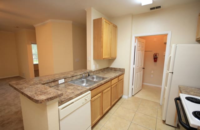 10121 Courtney Palms Boulevard #204 Gallery 3