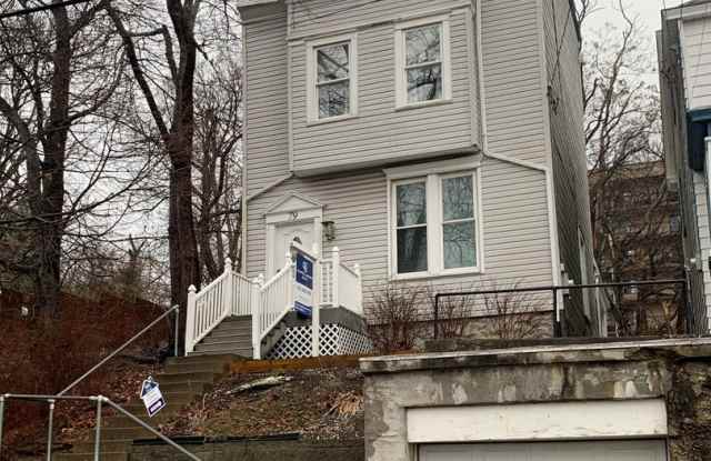 Spacious 3BR Mt. Washington Home - Garage, Deck, 3,000+ Sq Ft photos photos